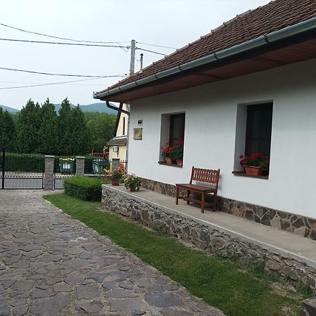 Kemences Vendeghaz Hotel Mikohaza Buitenkant foto