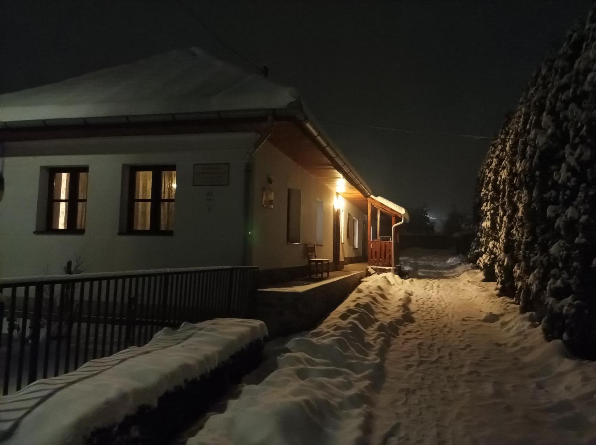 Kemences Vendeghaz Hotel Mikohaza Buitenkant foto