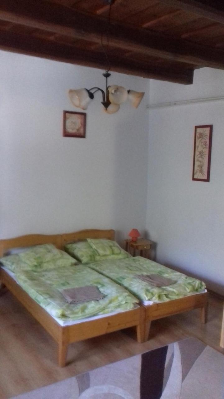 Kemences Vendeghaz Hotel Mikohaza Buitenkant foto