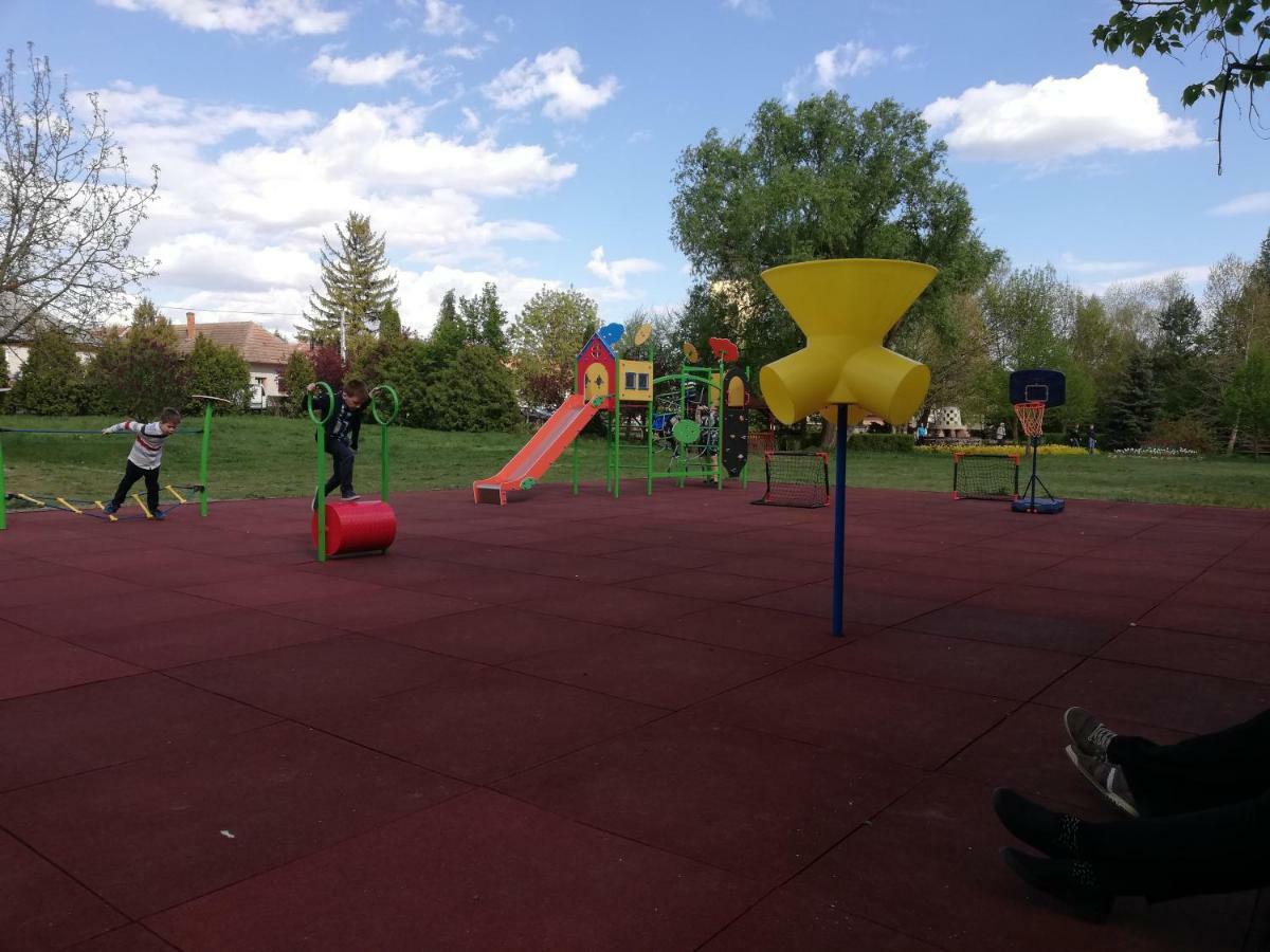 Kemences Vendeghaz Hotel Mikohaza Buitenkant foto